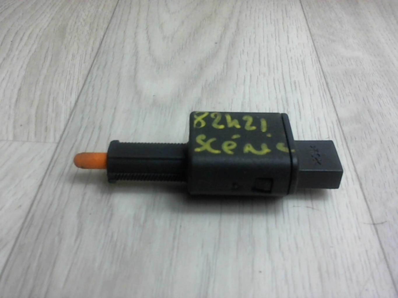 Contacteur feu stop