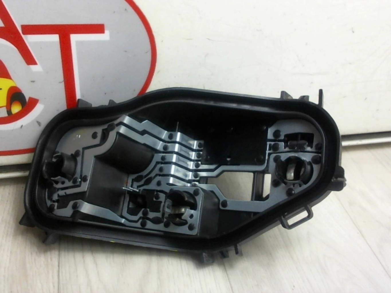Base portalampade fanale posteriore destro