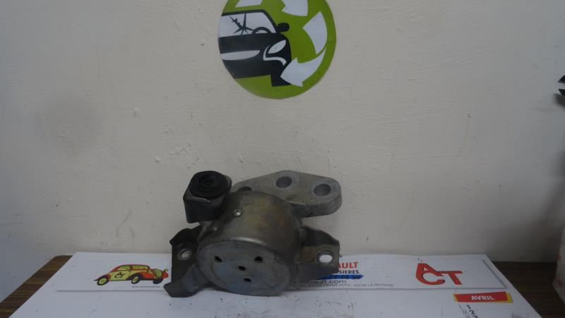 Support moteur droit