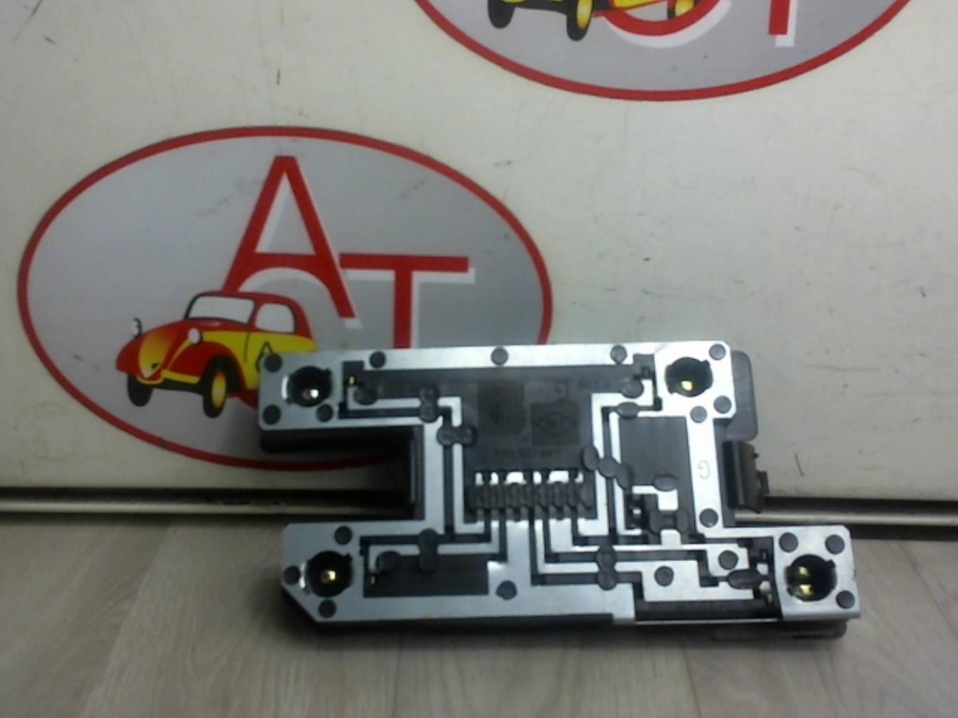 Base portalampade fanale posteriore sinistro