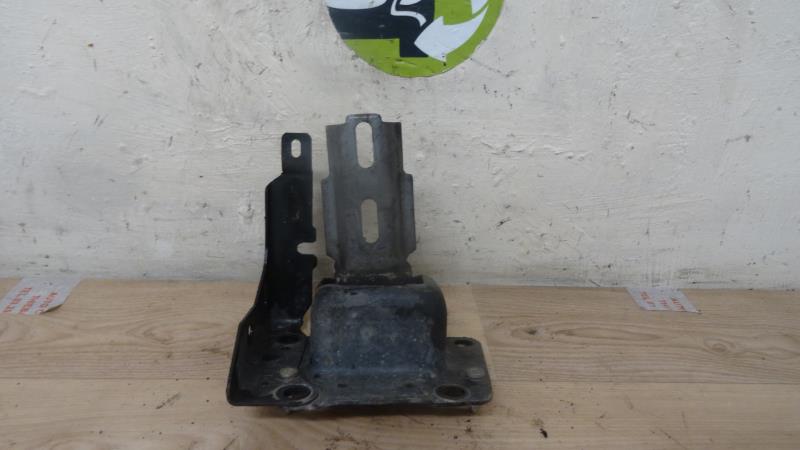 Support moteur droit
