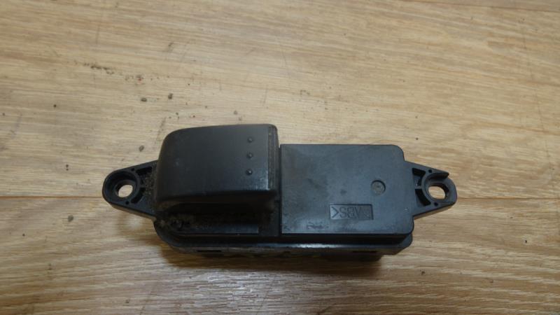Interruptor de elevalunas delantero derecho