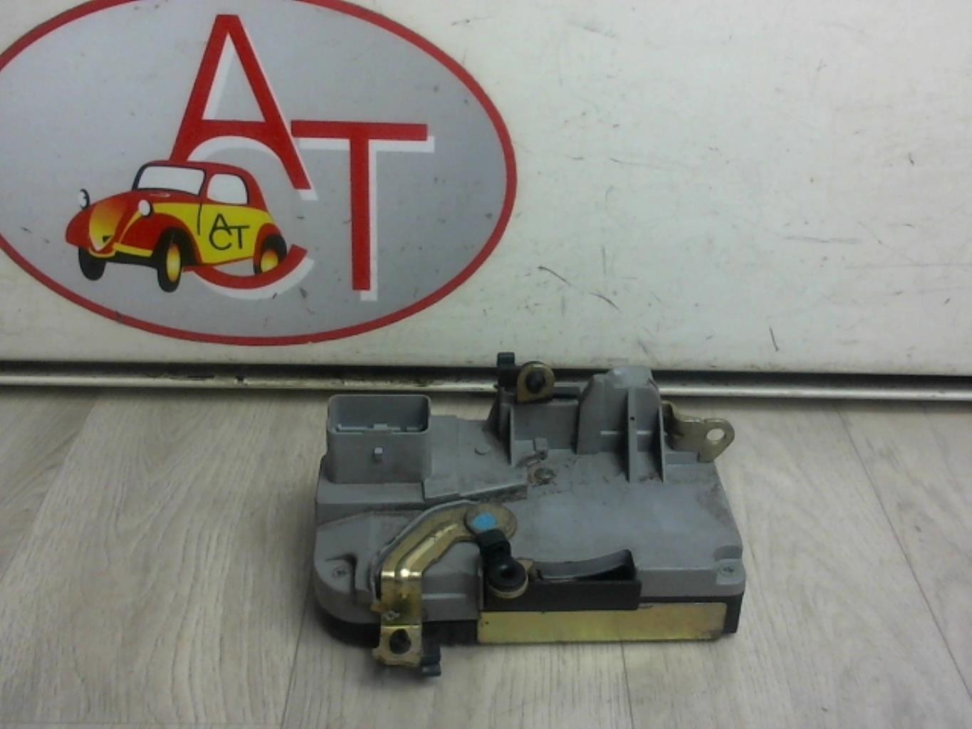Serratura anteriore destra