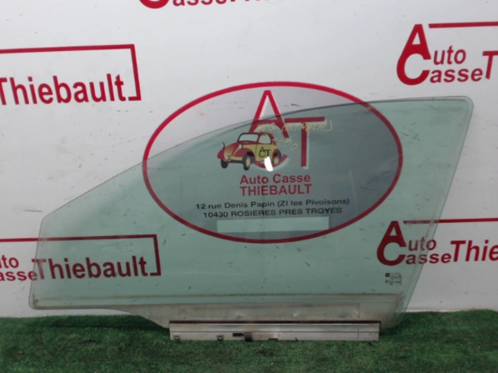 Vitre avant gauche