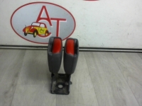 Attache ceinture arriere droit