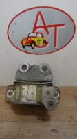 Support moteur gauche