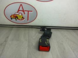 Attache ceinture arriere droit