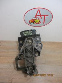 Support moteur droit