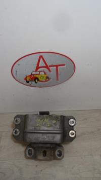 Support moteur gauche