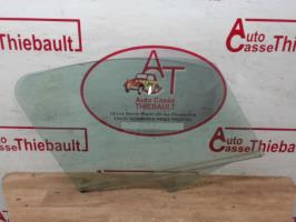 Vitre avant droit