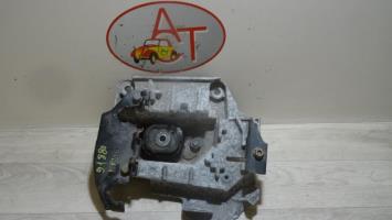 Support moteur gauche