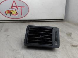 Aerateur tableau de bord avant gauche