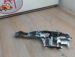 Support poignee porte avant gauche