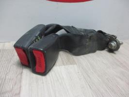 Attache ceinture arriere droit
