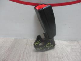 Attache ceinture arriere droit