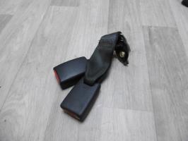 Attache ceinture arriere droit