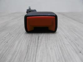 Attache ceinture arriere droit