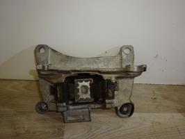 Support moteur gauche