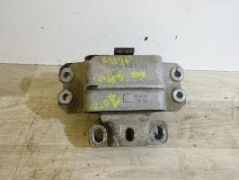 Support moteur gauche