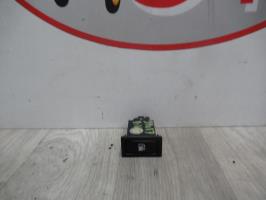 Attuatore chiavistello sportello carburante