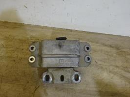 Support moteur gauche