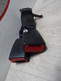 Attache ceinture arriere droit