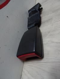 Attache ceinture arriere gauche