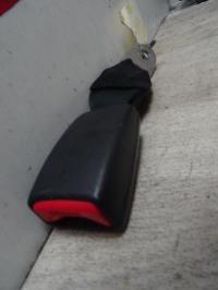 Attache ceinture arriere gauche