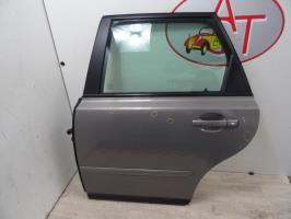 Puerta trasera izquierda