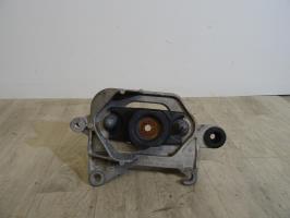 Support moteur gauche