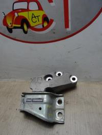 Support moteur droit