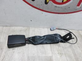 Attache ceinture arriere gauche
