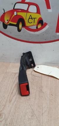 Attache ceinture arriere gauche