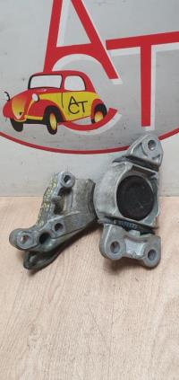 Support moteur gauche