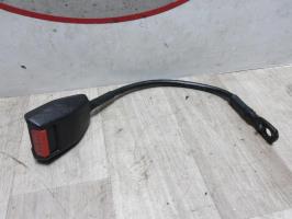 Attache ceinture avant droit