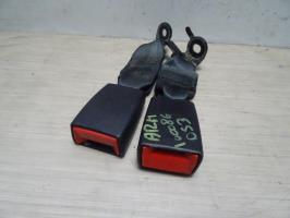 Attache ceinture arriere gauche