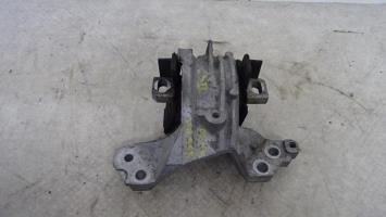 Support moteur gauche