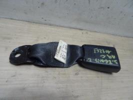 Attache ceinture arriere centrale
