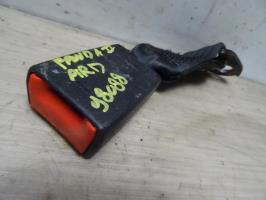 Attache ceinture arriere droit