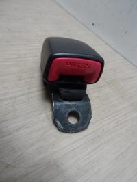 Attache ceinture arriere gauche