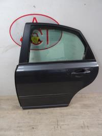 Puerta trasera izquierda