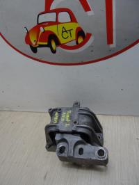 Support moteur droit