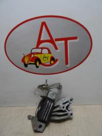Support moteur droit