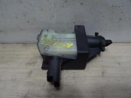 Attuatore chiavistello sportello carburante