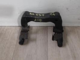 Soporte de estribo de freno (pinza) trasero derecho