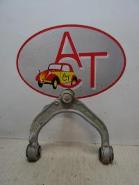 Triangle superieur avant droit