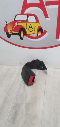 Attache ceinture arriere gauche