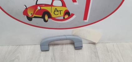 Poignee de maintien avant droit