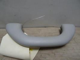 Poignee de maintien avant droit