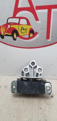 Support moteur gauche